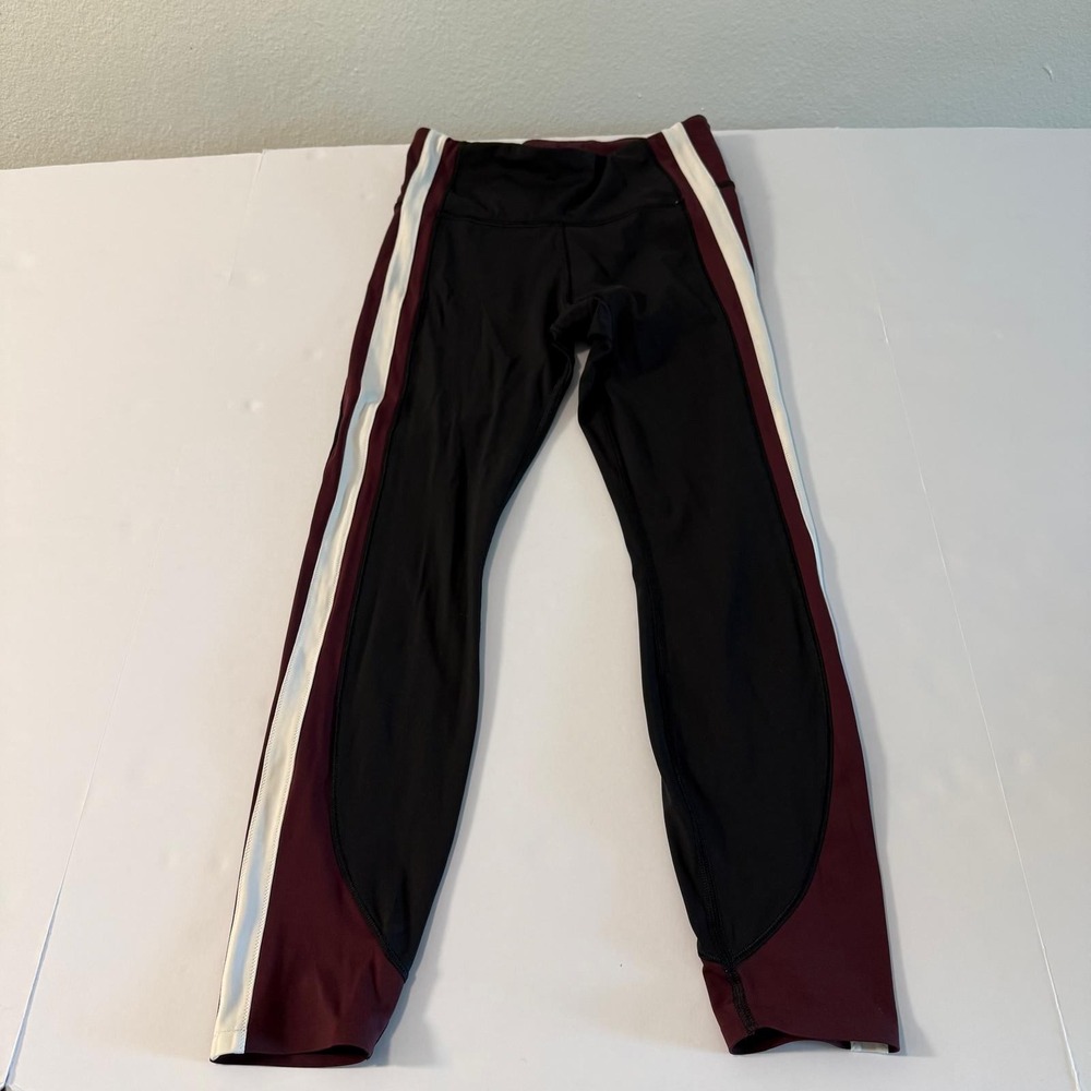 Athleta Crunch 7/8 Tight Black Burgundy White Colorblock Leggings Small